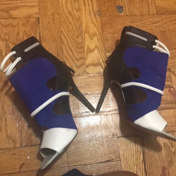 Shoes - Picture 2 of 5